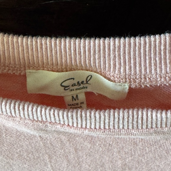 Easel Women’s Adorable Bow Top - Picture 4 of 6